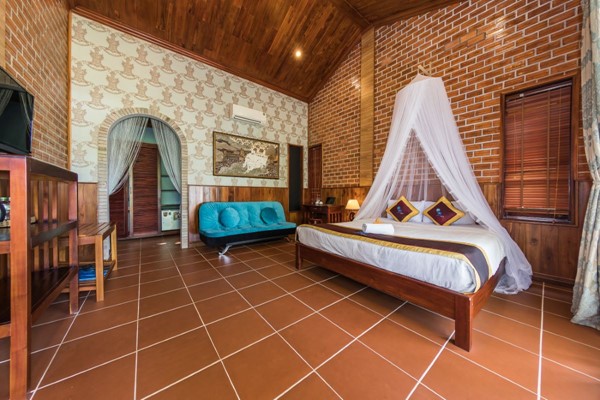 An image labelled Bungalow 1 King Bed