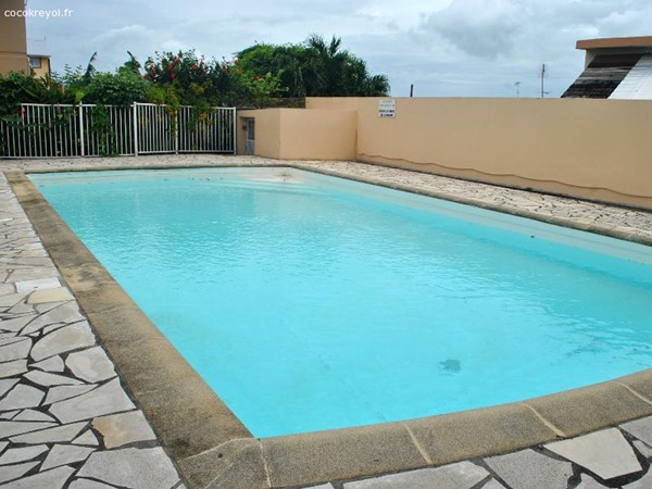 An image labelled Piscine
