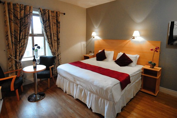 An image labelled Large Double Room