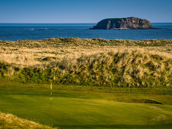 An image labelled Parcours de Golf