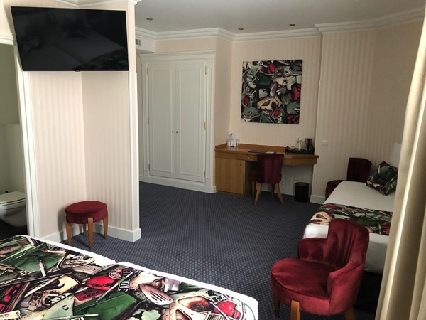 An image labelled Photo of the whole room