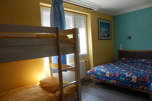 Hình ảnh có nhãn Phòng có 1 Giường Đôi và 2 Giường Đơn Quadruple Familiale