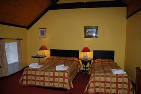 An image labelled Double & Single Room