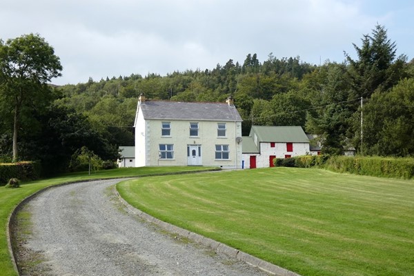 An image labelled Alcorns Farmhouse Cottage