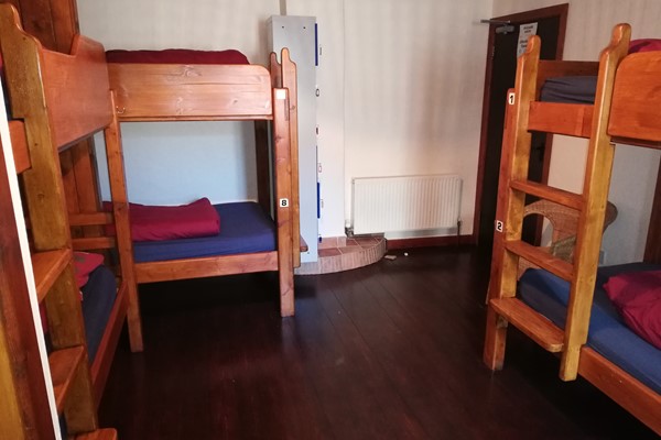 An image labelled Chambre Bed in 6 Bed Mixed Dorm
