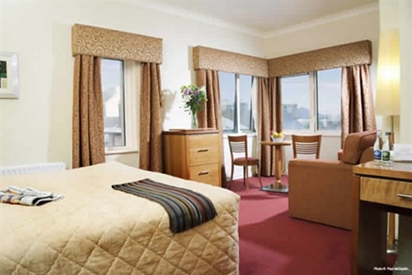 An image labelled Chambre Double Superior Suite