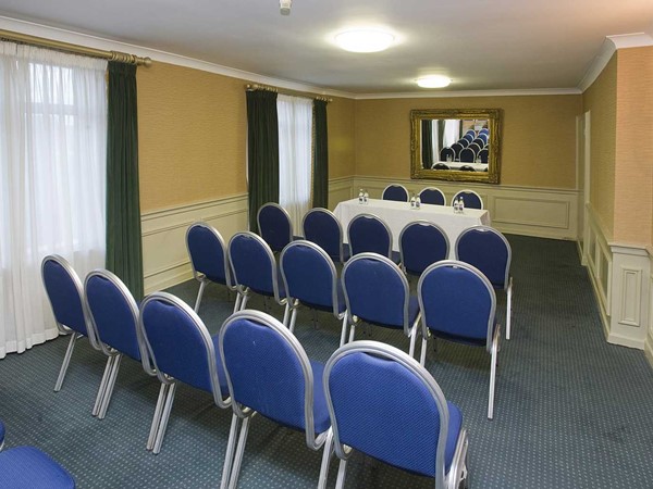 An image labelled Salle de réunion