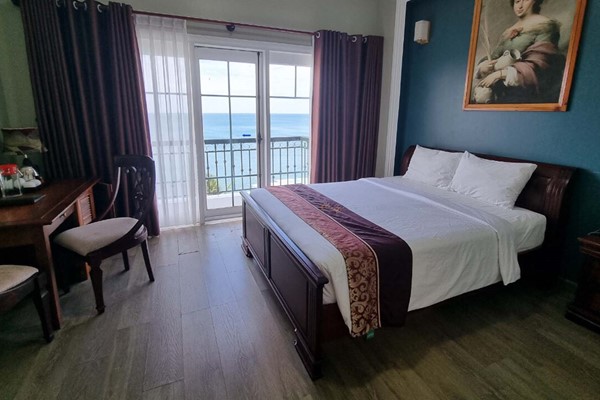 An image labelled Deluxe Ocean View Room
